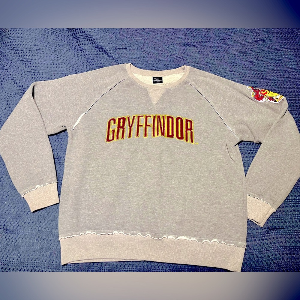 Universal Studios Orlando Wizarding World Gryffindor Sweater